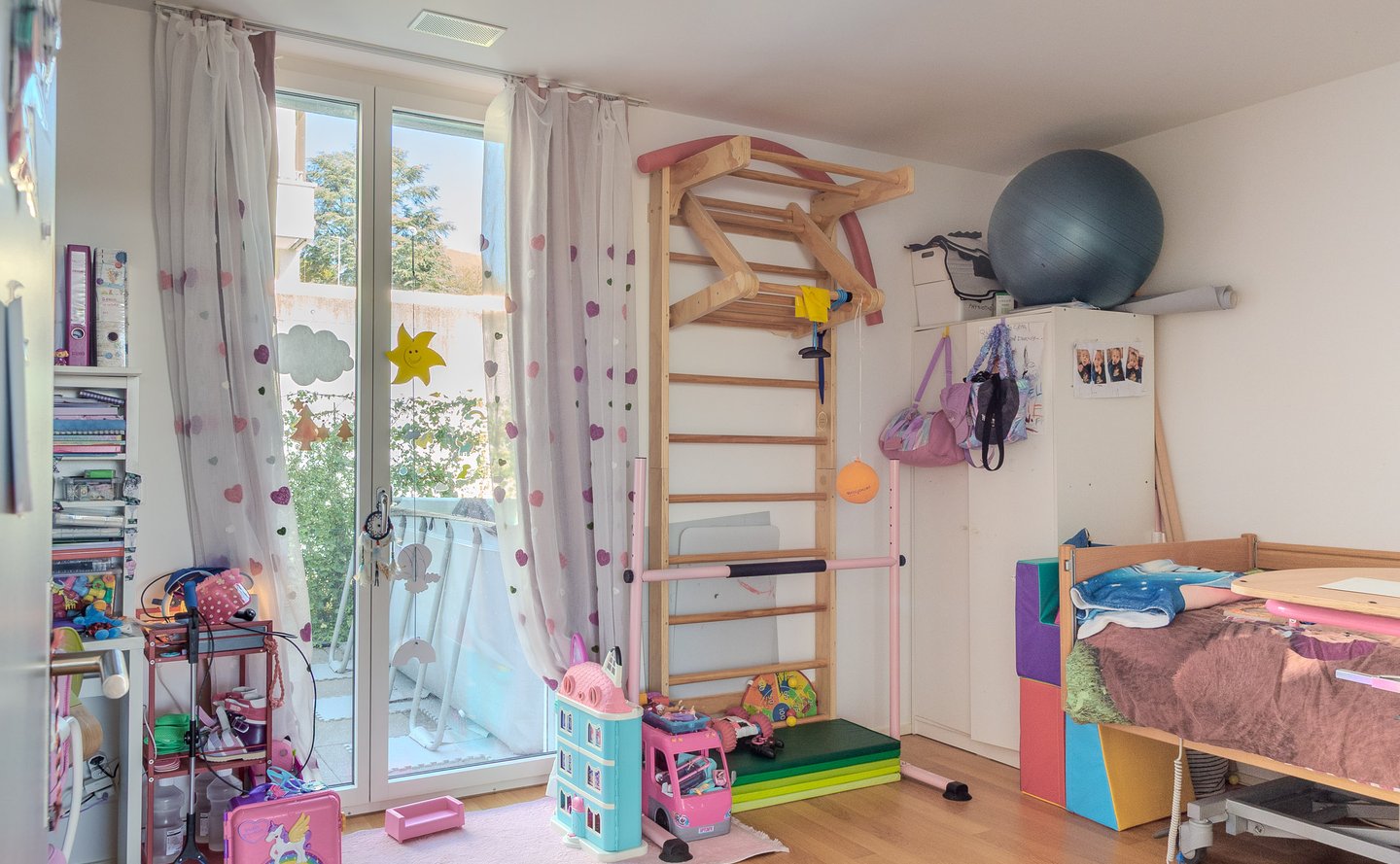 Wohnung mit Hobbyraum, Balkon und Sitzplatz